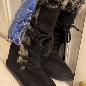 Rue21 Black Faux Fur Winter Boots Lace Wrap NWT Size 7–8